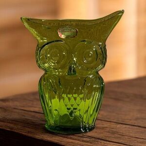 1960s Rainbow Glass Huntington WV Green Owl Vase w Original Label